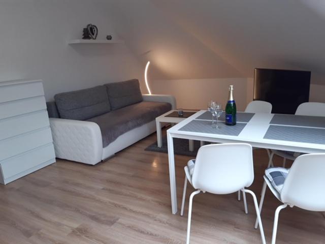 Apartman Kamenice Kamenice nad Lipou Exterior foto